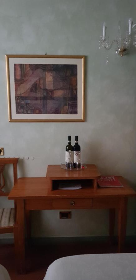 B&B Palazzo Al Torrione 2 Сан Джиминяно Екстериор снимка